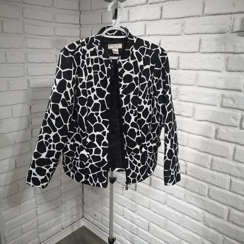 Allison Daley Petite Black & White Animal Print Blazer/Jacket